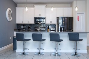 Fridge, microwave, oven, dishwasher - 4337 QS - Charming Hideaway (Kissimmee)