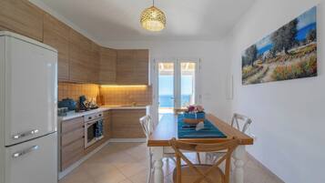 Réfrigérateur, four, plaque de cuisson, lave-vaisselle