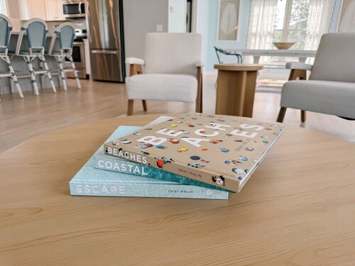 Bonnet Beach Bungalow, 5bd, Deck, BBQ, Walk to Beach