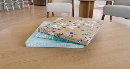 Bonnet Beach Bungalow, 5bd, Deck, BBQ, Walk to Beach