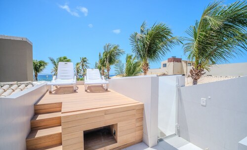 Beachfront House with 2 Bedrooms in Salvador