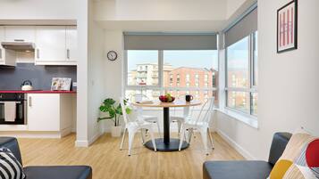 Single Room, Non Smoking | Shared kitchen