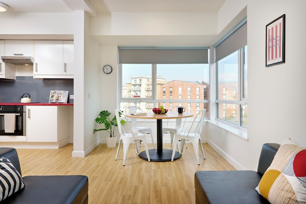 Single Room, Non Smoking | Shared kitchen