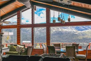 Dining - Panoramic Yosemite Cabin w/ Decks & Wildlife (North Fork)