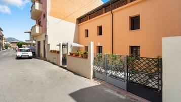 Enceinte de lâhĂ©bergement