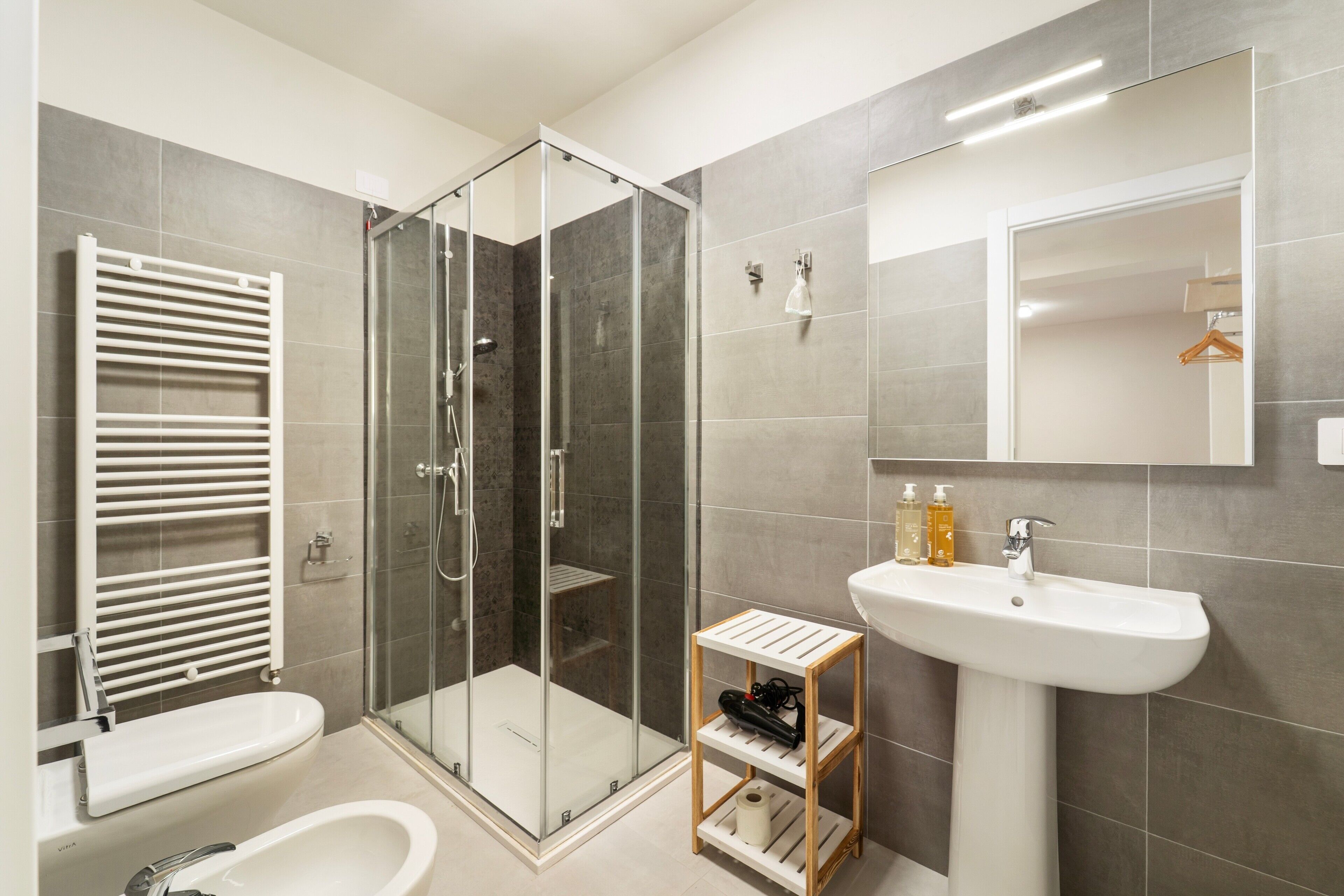 Doccia, asciugacapelli, asciugamani