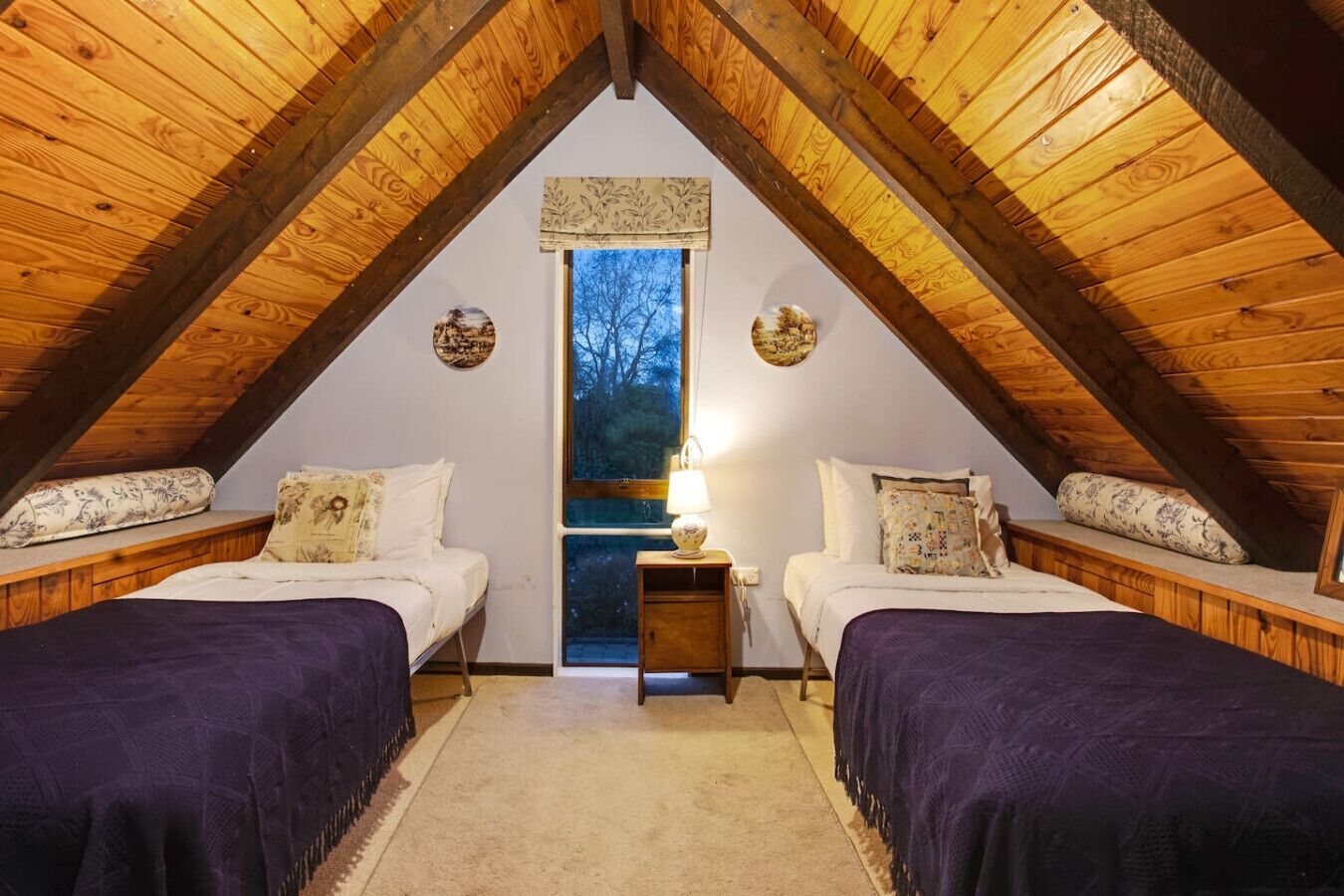 4 bedrooms, desk, iron/ironing board, WiFi (free)