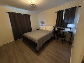 5 bedrooms, WiFi, bed sheets