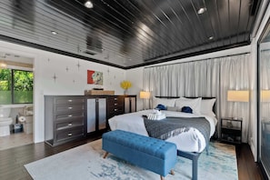 3 Schlafzimmer, Schreibtisch, Bügeleisen/Bügelbrett, Reisekinderbett