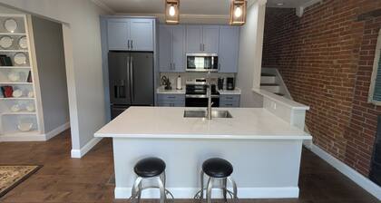 The Historic Tin Shop – A Cozy Retreat in the Heart of Augusta