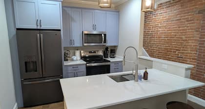 The Historic Tin Shop – A Cozy Retreat in the Heart of Augusta