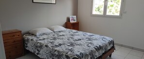 2 chambres, fer et planche Ă repasser, Wi-Fi, draps fournis