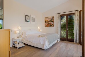 4 chambres, fer et planche à repasser, accès à Internet, literie fournie