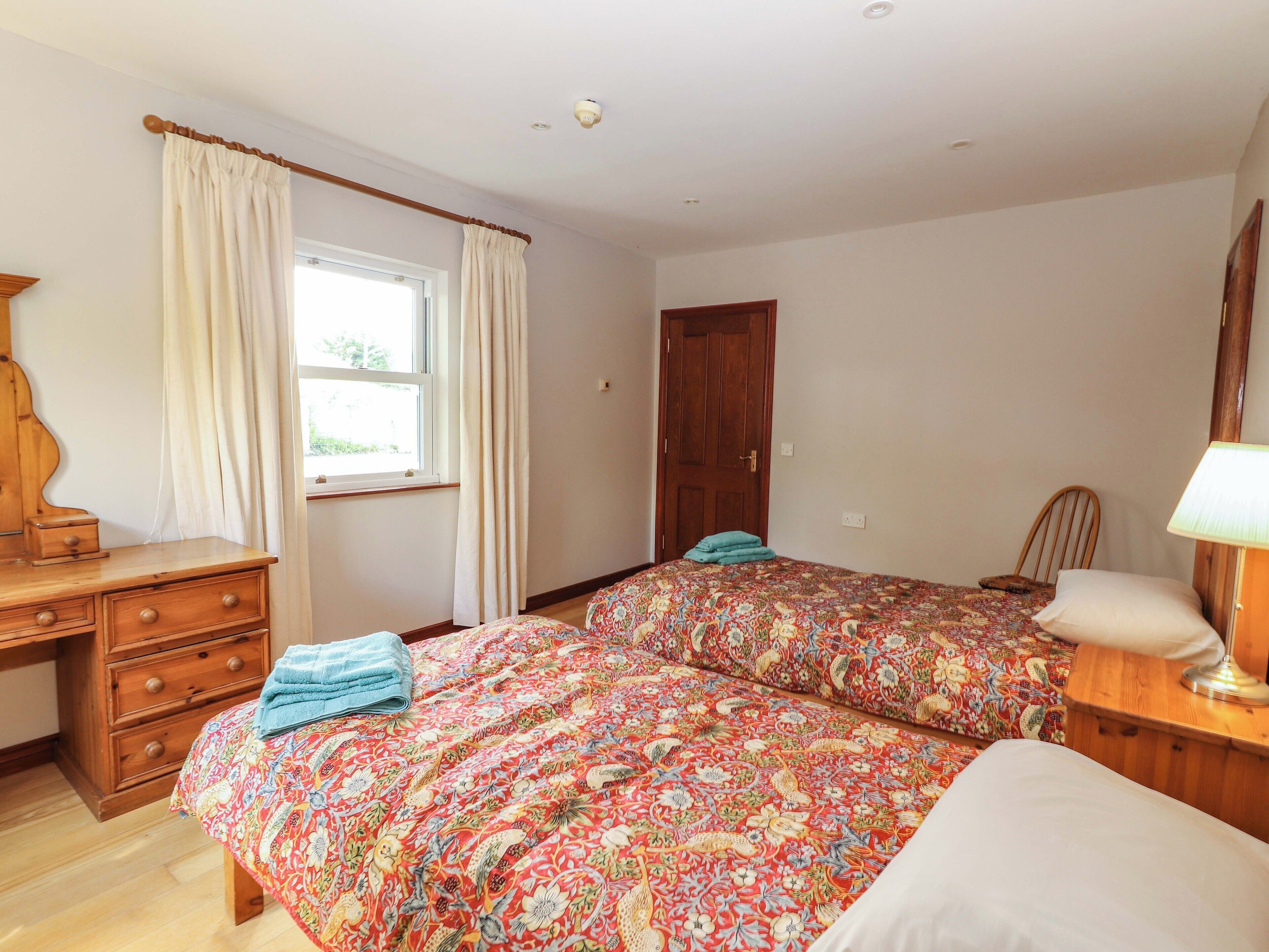 4 chambres, décoration personnalisée, ameublement personnalisé