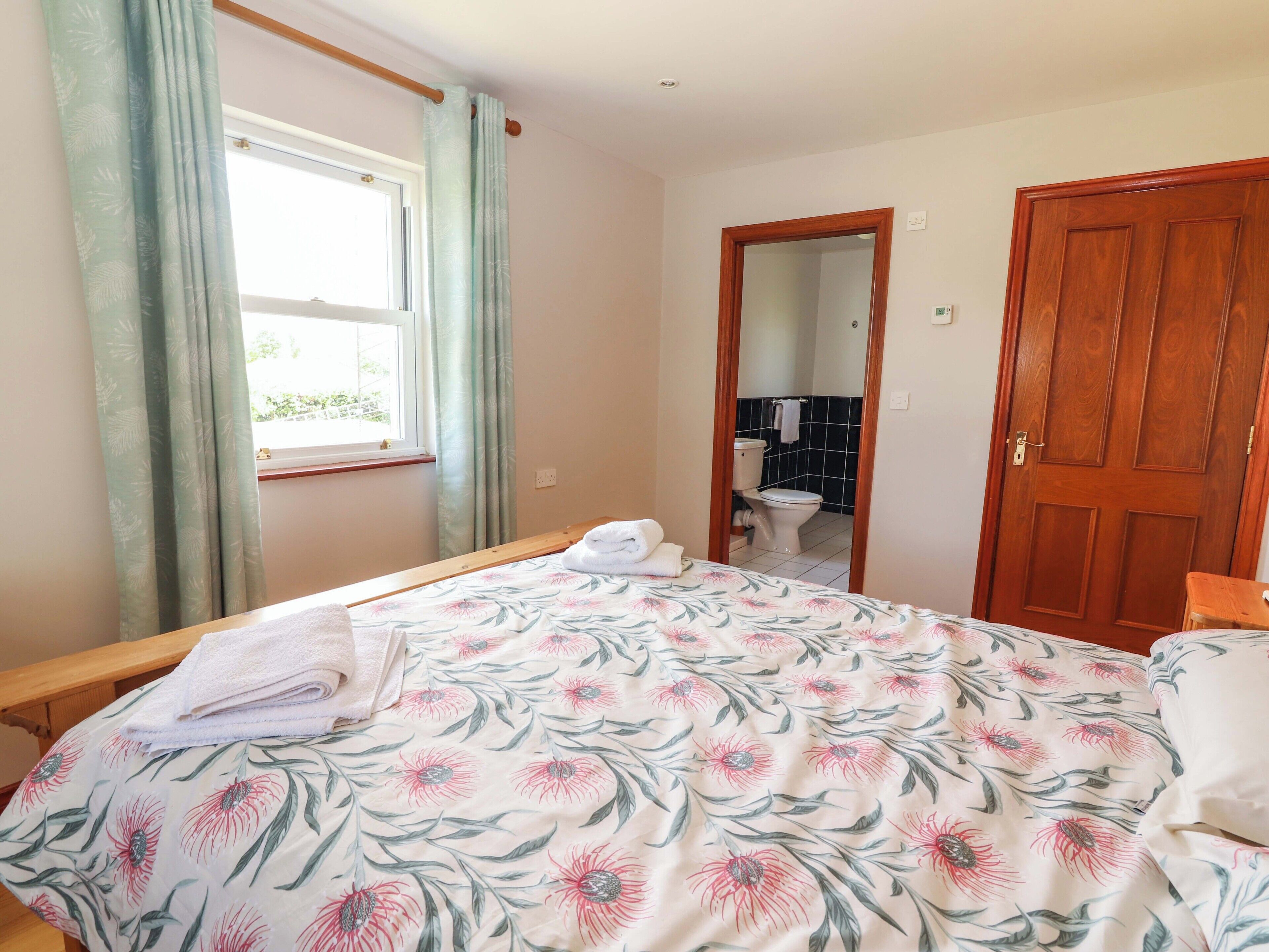 4 bedrooms, individually decorated, individually furnished, free WiFi