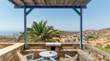 屋外ダイニングエリア