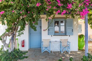 Terrace/patio - Apartment '4' with Sea View, Wi-Fi and Air Conditioning (Tinos)