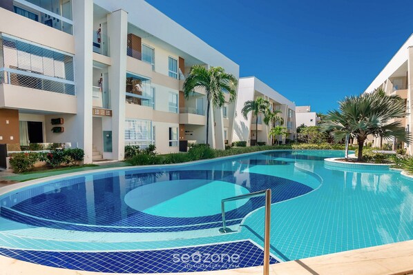 Departamento básico | Alberca | Alberca al aire libre