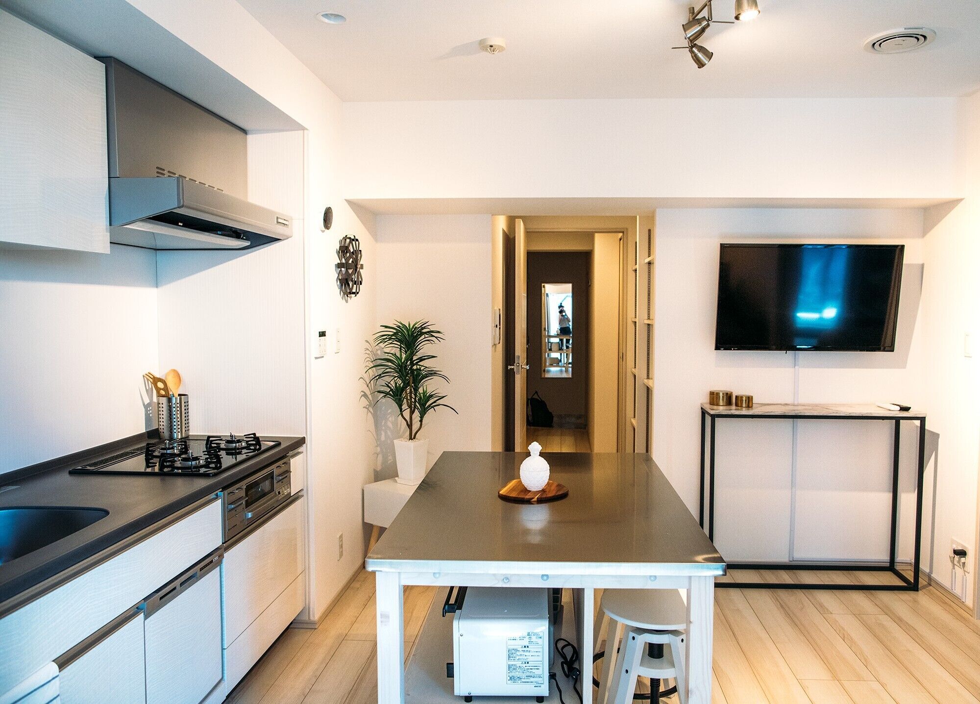 Sensational Sanctuary: 1BR Suite in Ningyocho | Private kitchen | Full-size fridge, microwave, oven, stovetop