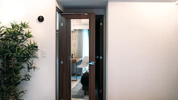 スタジオ 禁煙 | デスク、WiFi (無料)