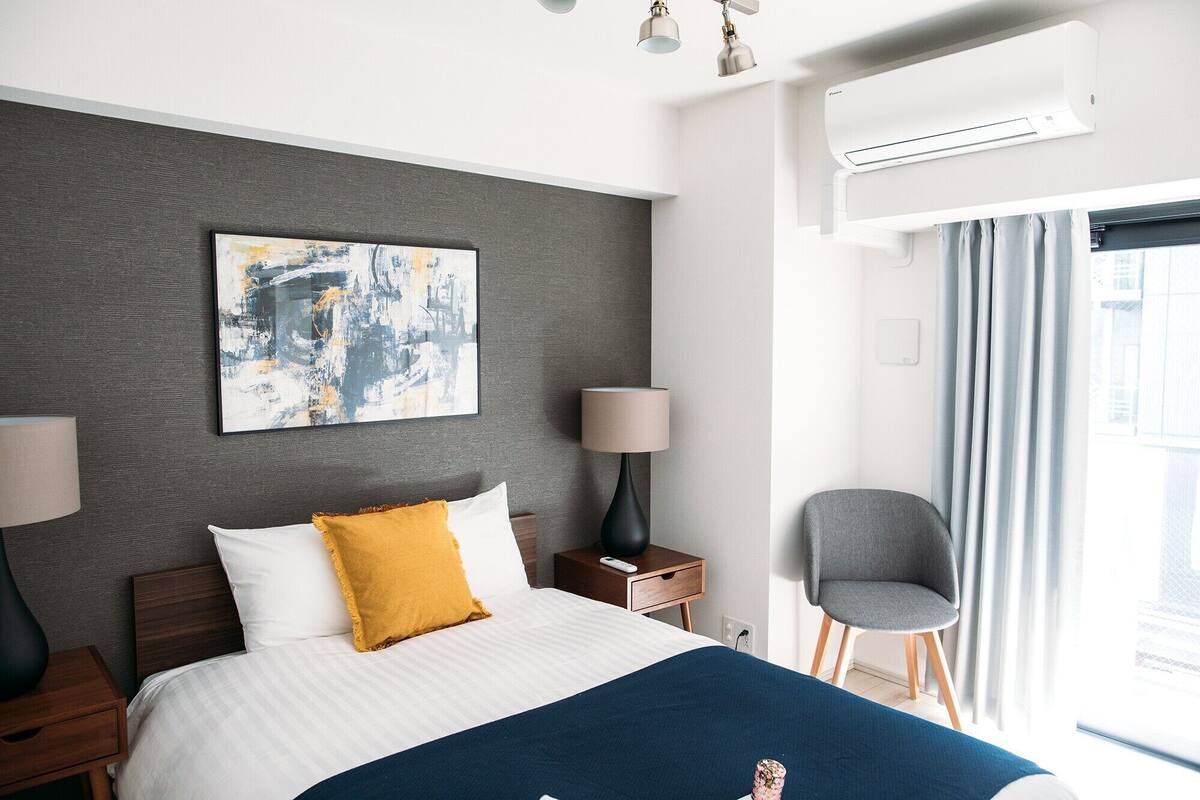 Bold & Beautiful 1BR Suite in Tokyo Ningyocho | Desk, WiFi (free), individually furnished
