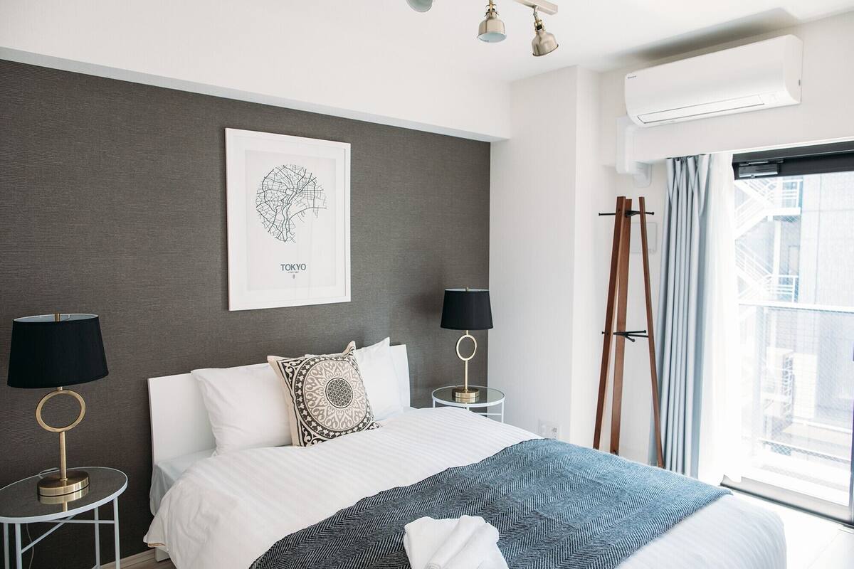 Nihonbashi/Ningyocho Generous Sized 1BR Home | Desk, WiFi (free), individually furnished