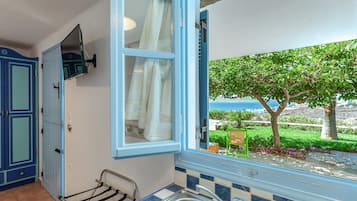 Refrigerador, horno, parrilla de estufa y cafetera y tetera