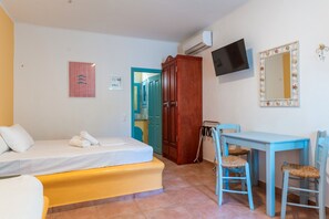 1 habitación, wifi y ropa de cama