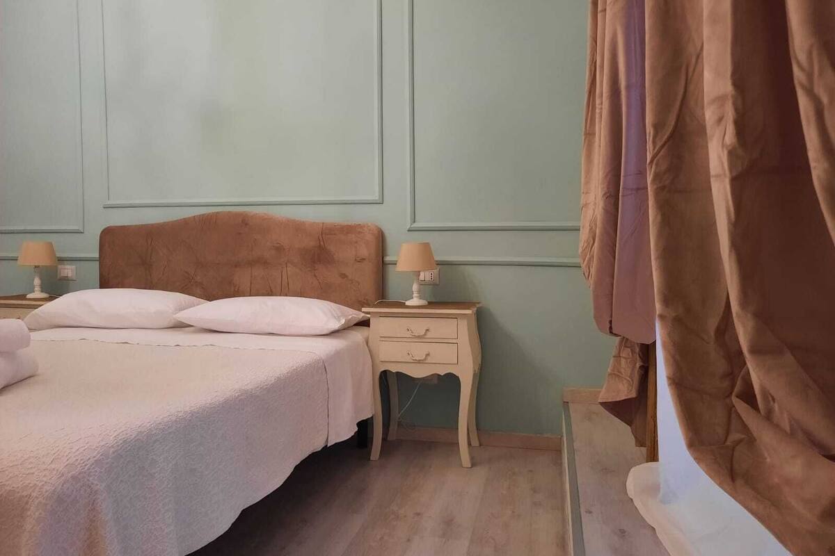 Classic Room, City View | In-room safe, desk, laptop workspace, blackout drapes