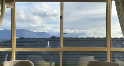 The Lindisfarne Loft - close to CBD and Airport