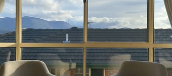 The Lindisfarne Loft - close to CBD and Airport
