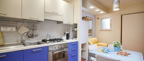 Een vaatwasser, een broodrooster, een ijsmachine