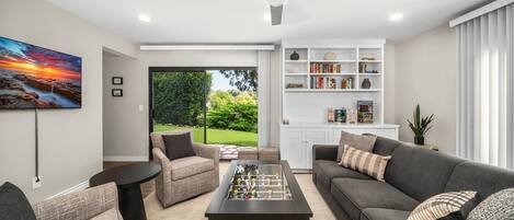 TV, fireplace, offices