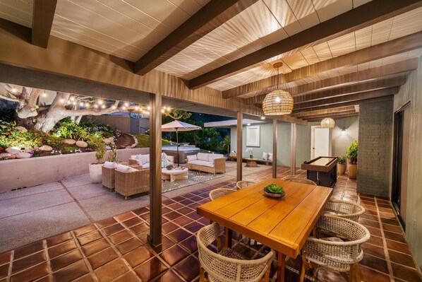 Outdoor dining
