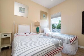 5 habitaciones, escritorio, tabla de planchar con plancha y wifi 