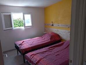 3 sovrum, skrivbord, resesäng och gratis wi-fi