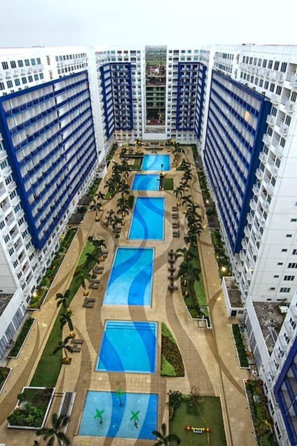 2 outdoor pools - Sea Residences MOA Arena SMX BY DARPM (Pasay)