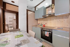 Micro-ondas, fogão, cooktop, lava-louças