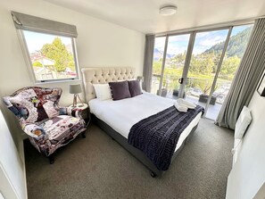 2 slaapkamers, een strijkplank/strijkijzer, wifi, beddengoed