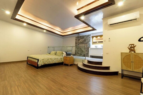 Superior Apartment | Premium bedding, blackout drapes, iron/ironing board, free WiFi