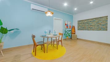 Superior Suite | Private kitchen | Fridge, microwave, stovetop, toaster