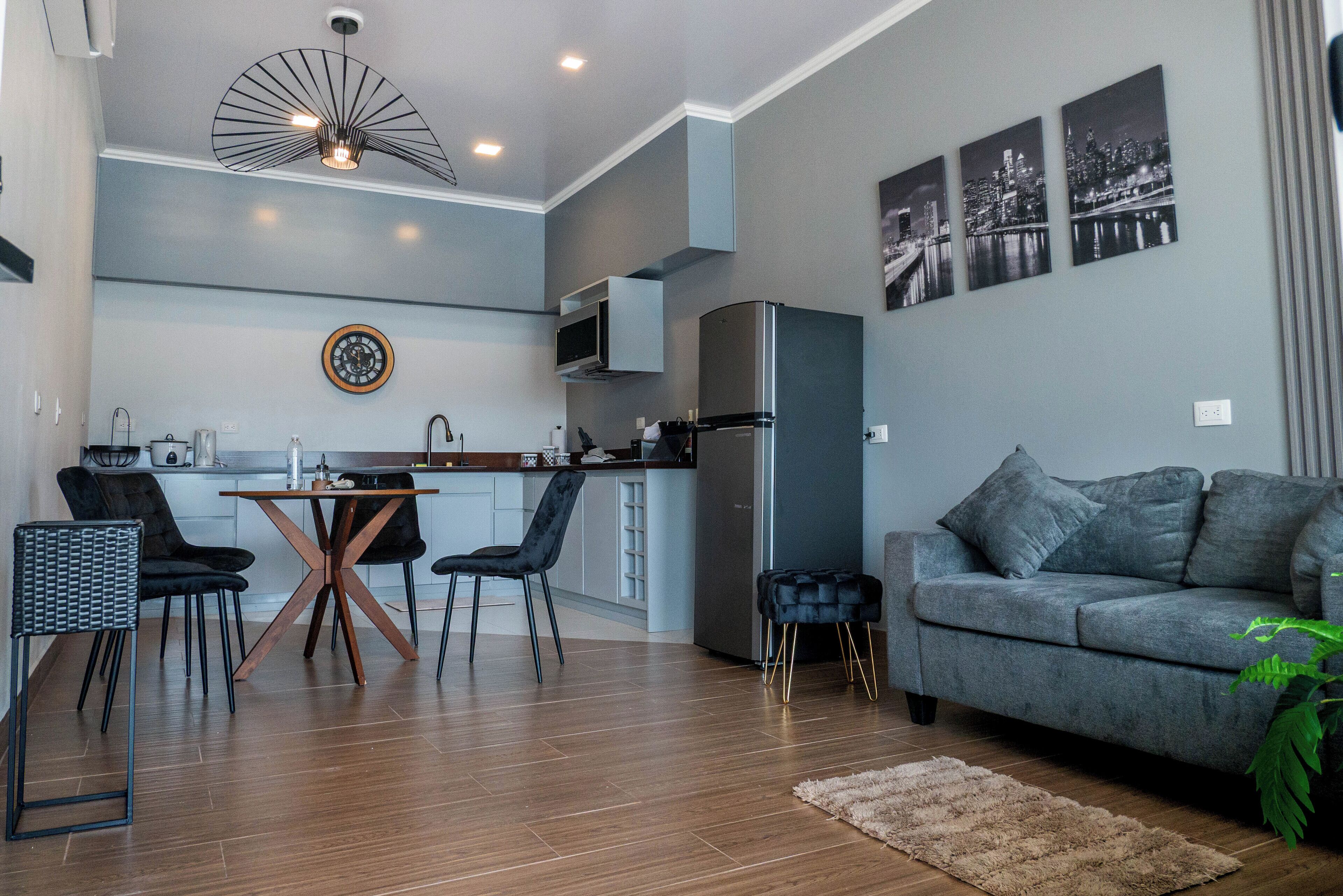 Comfort Apartment | Private kitchen | Fridge, microwave, stovetop, toaster