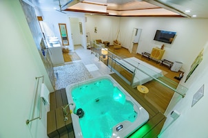 Bañera de hidromasaje privada