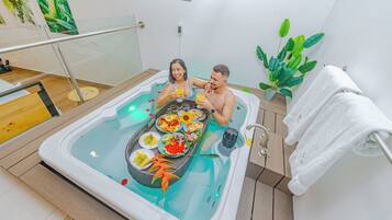 Superior Suite | Private spa tub