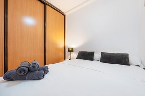 2 dormitorios, tabla de planchar con plancha, wifi y ropa de cama