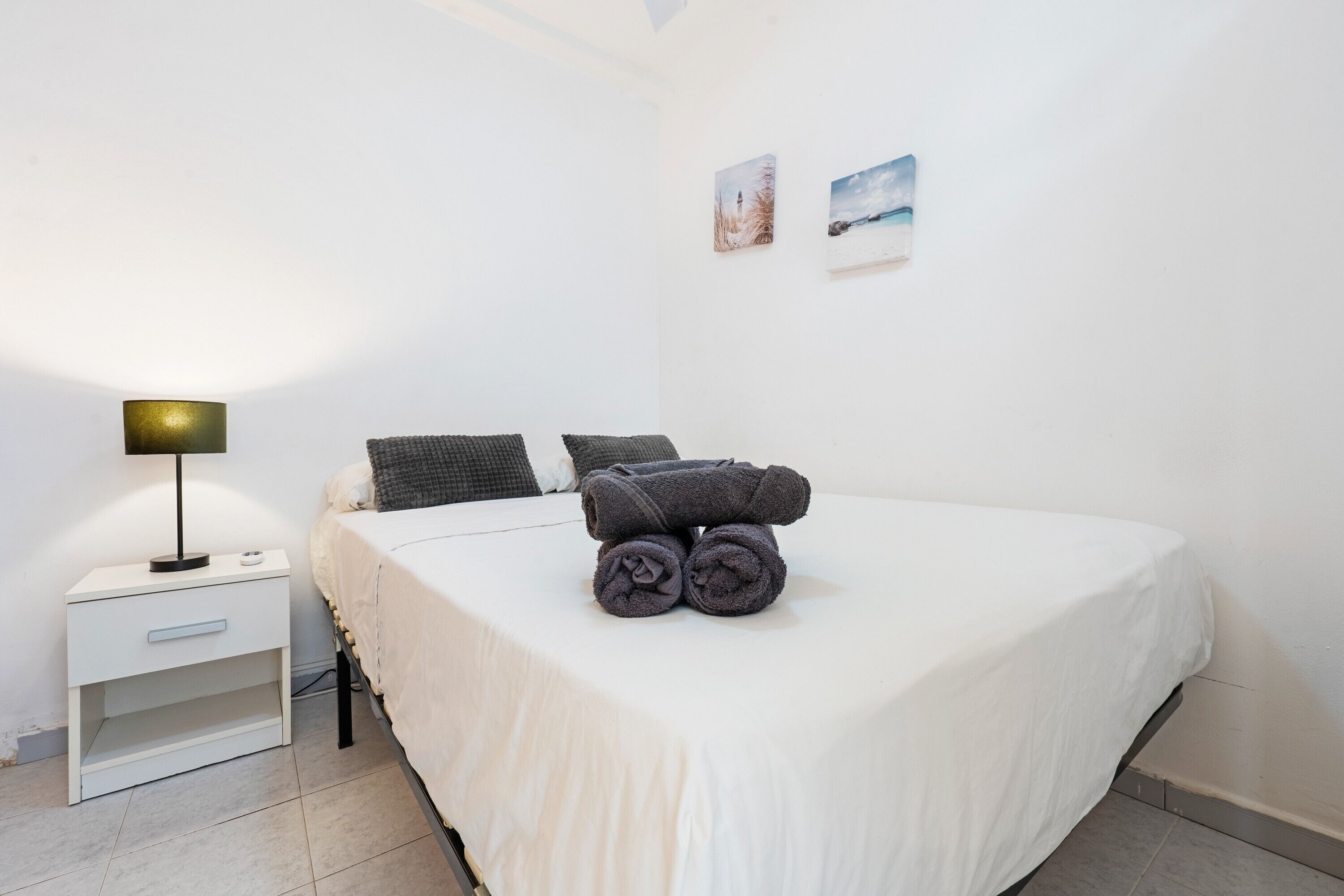 2 chambres, fer et planche à repasser, Wi-Fi, draps fournis