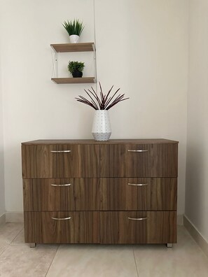 Room 2 | Wardrobe