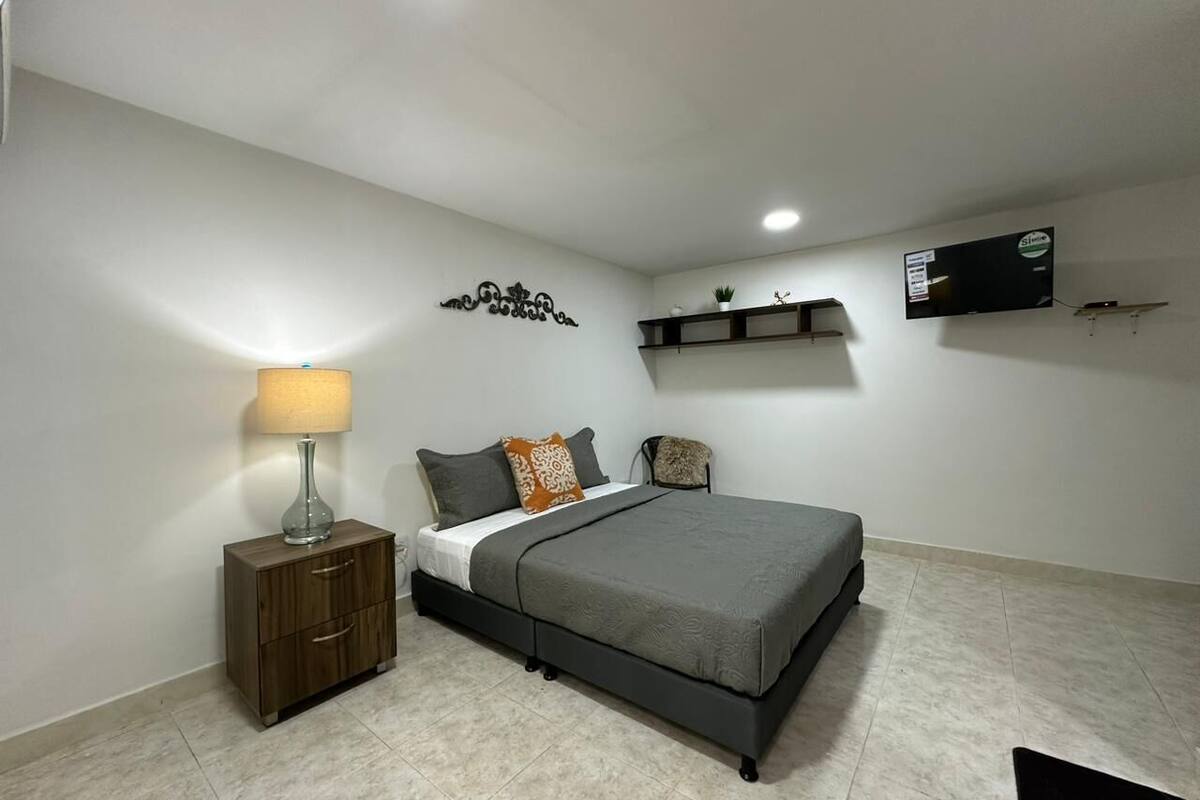 Room 2 | Down comforters, desk, laptop workspace, iron/ironing board (on request)