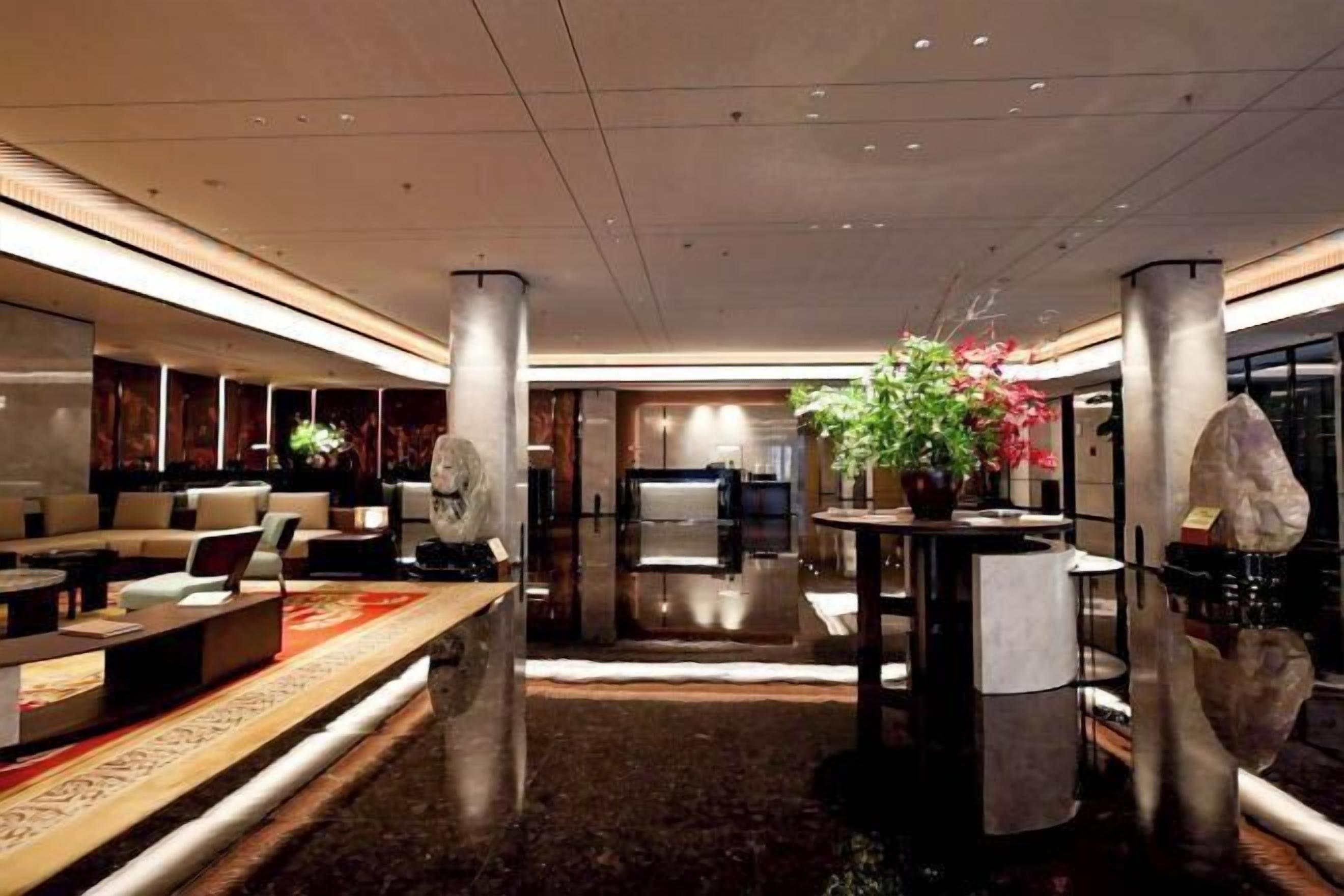 المنشأة من الداخل