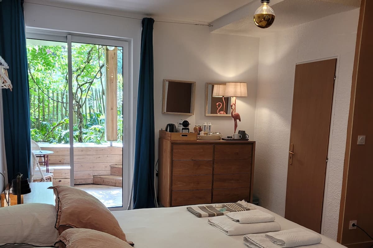 Habitación doble superior, vistas al jardín | Sistema de insonorización y wifi gratis